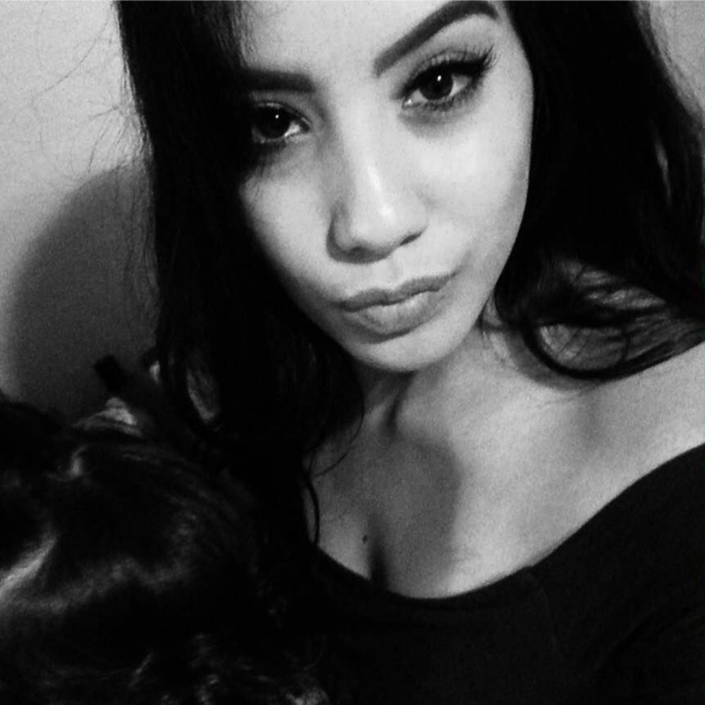 Meet your Posher, Yareica